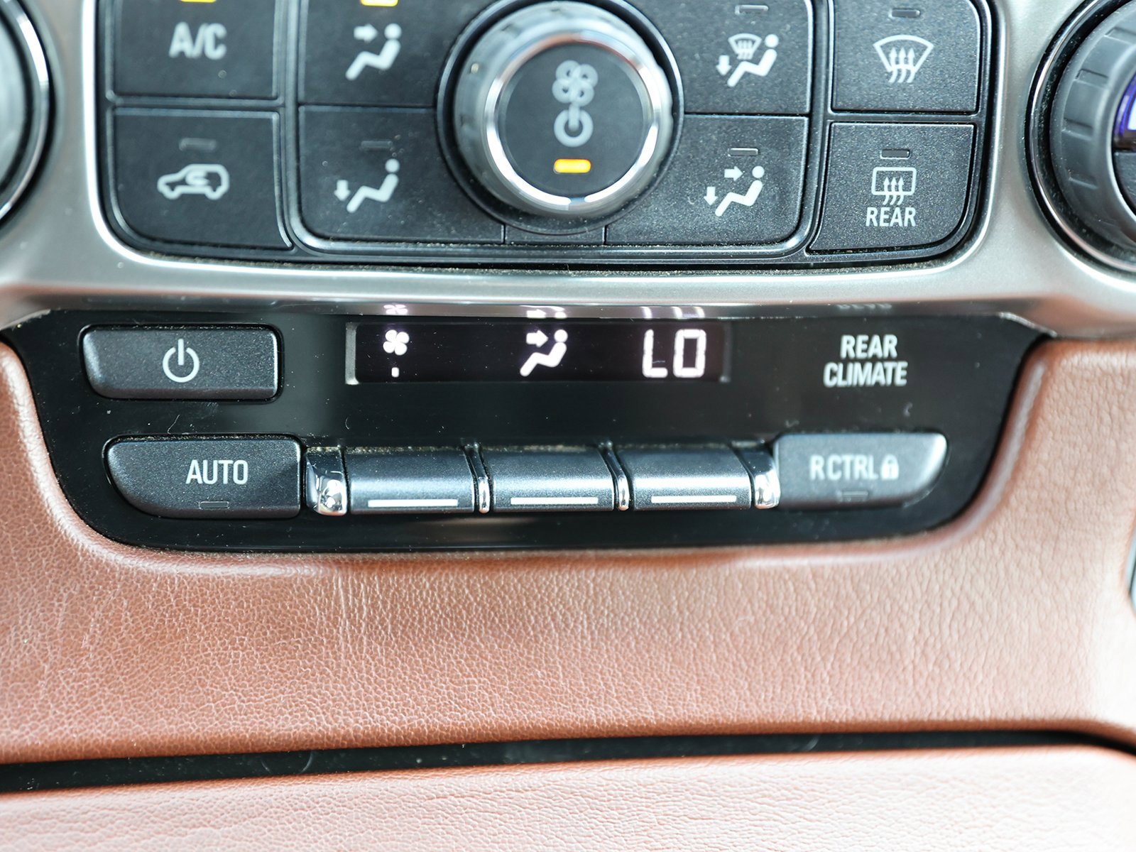 Used 2019 Chevrolet Tahoe Premier image 33