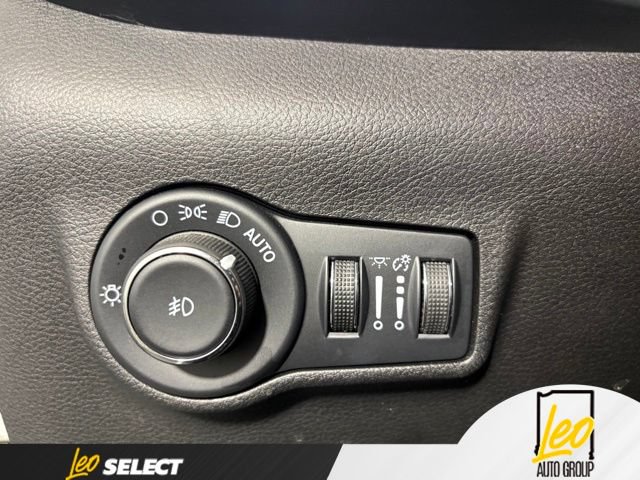Used 2022 Jeep Compass Latitude w/ Convenience Group AWD/4WD image 16