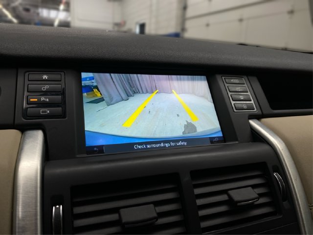Used 2019 Land Rover Discovery Sport HSE AWD/4WD image 32