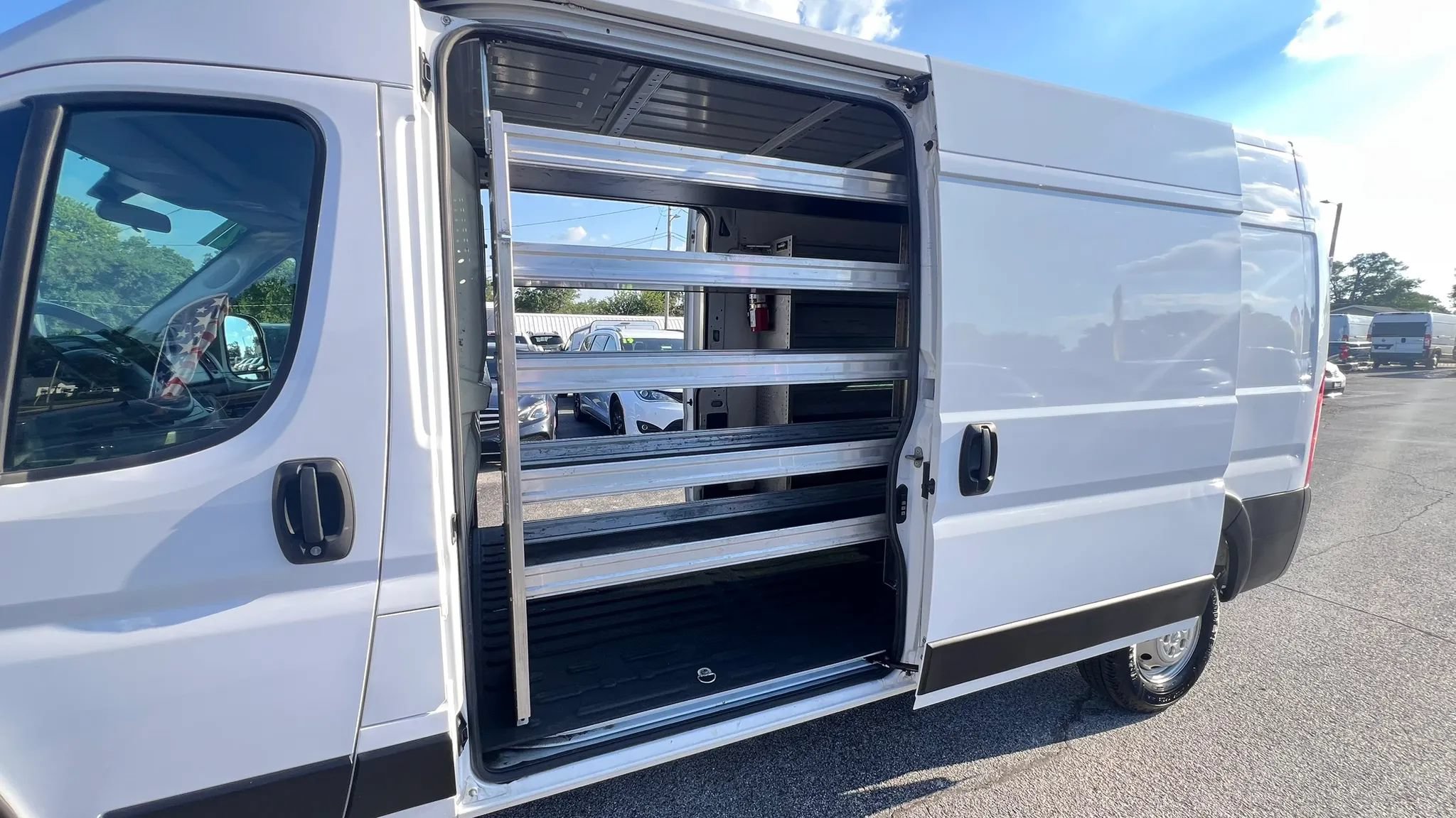 Used 2021 RAM ProMaster 2500 w/ Convenience Group FWD image 18