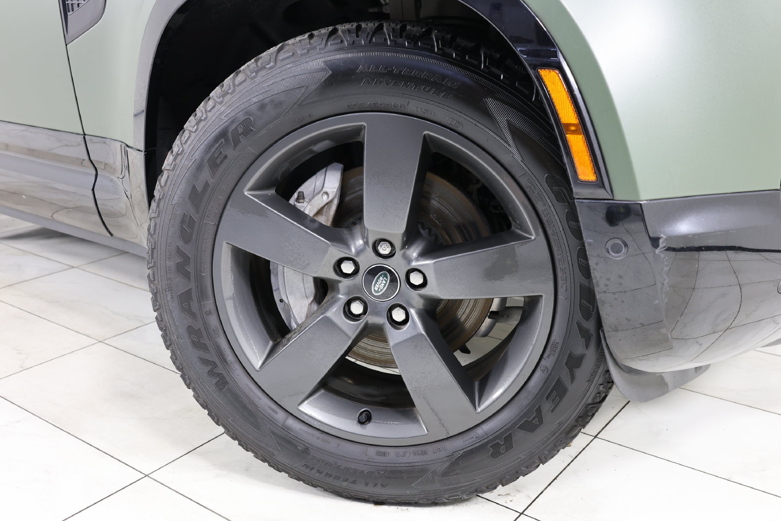 Used 2023 Land Rover Defender 90 SE AWD/4WD image 14