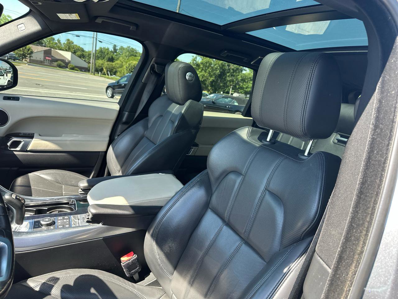 Used 2017 Land Rover Range Rover Sport Supercharged AWD/4WD image 10