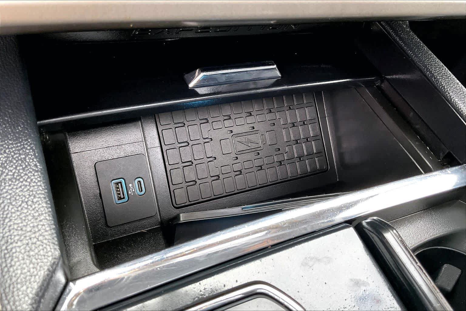 Certified 2024 Ford Expedition XLT RWD image 31