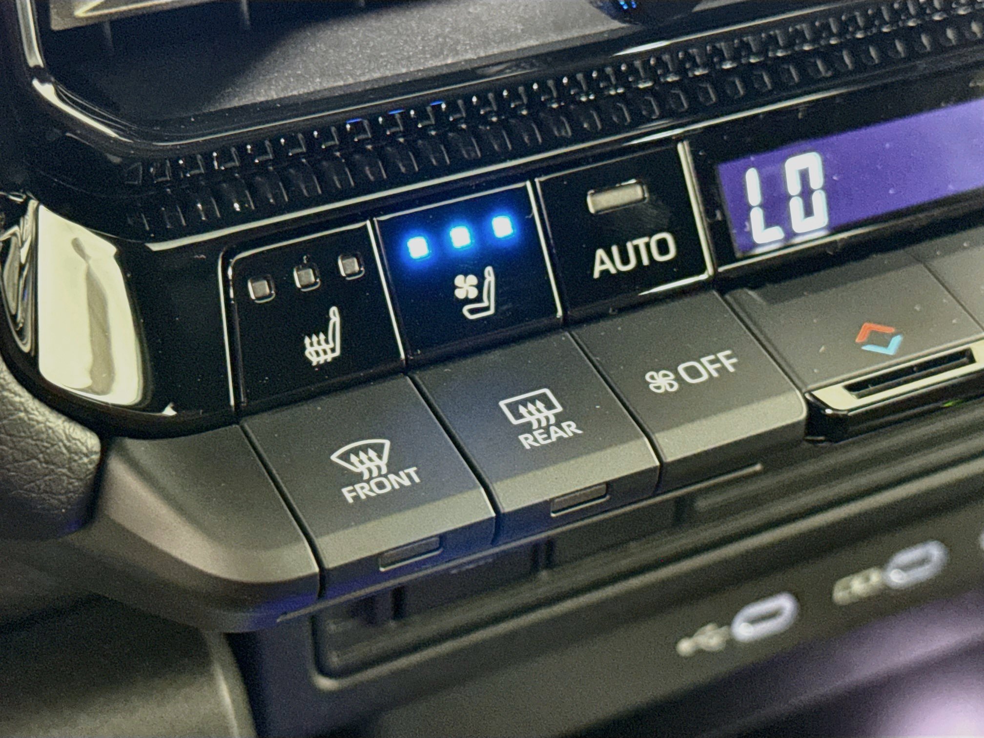 New 2027 Toyota Land Cruiser w/ Premium Package AWD/4WD image 19