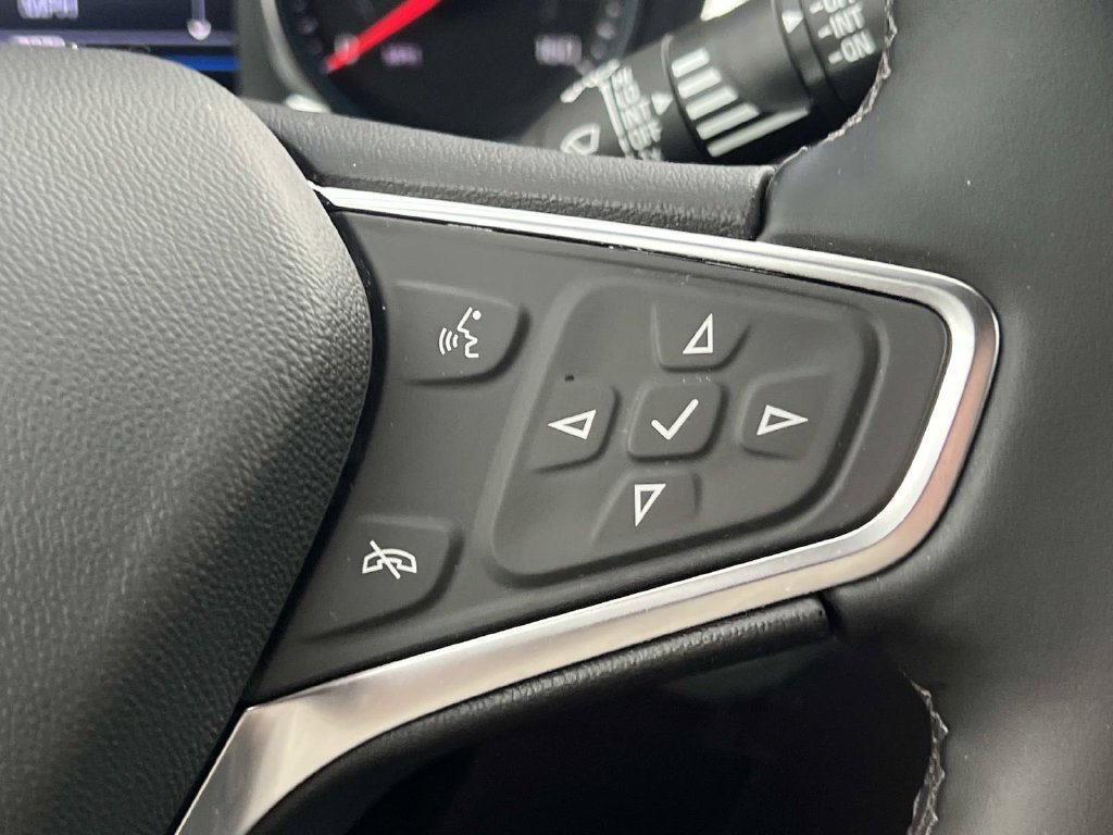 Used 2024 Chevrolet Equinox LT FWD image 23