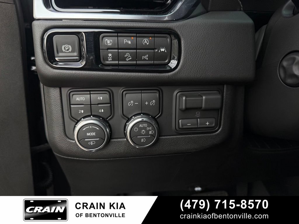 Used 2026 GMC Yukon XL Denali w/ Denali Reserve Package AWD/4WD image 10