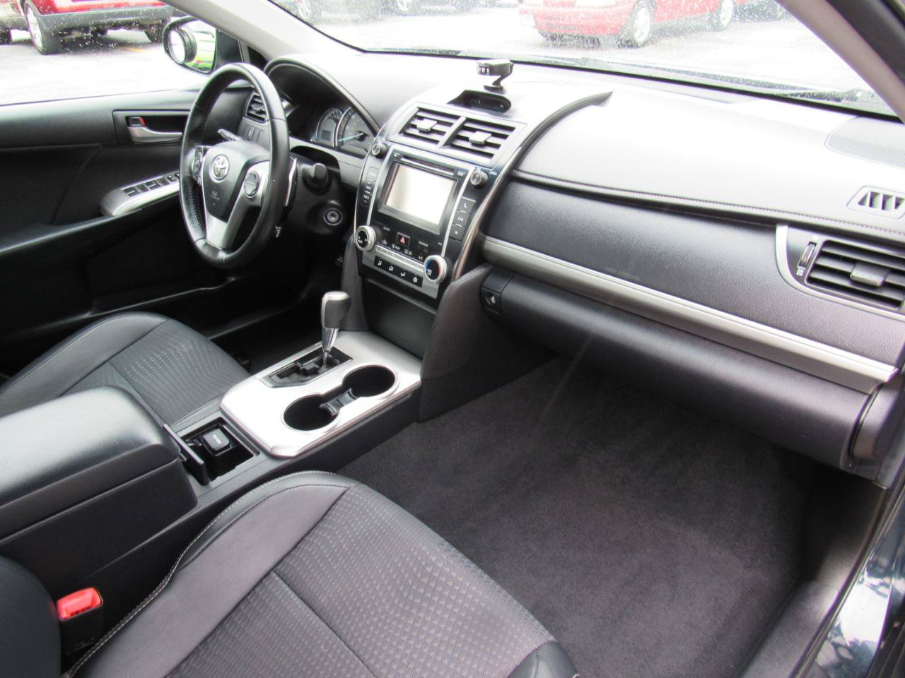 Used 2012 Toyota Camry SE FWD image 23
