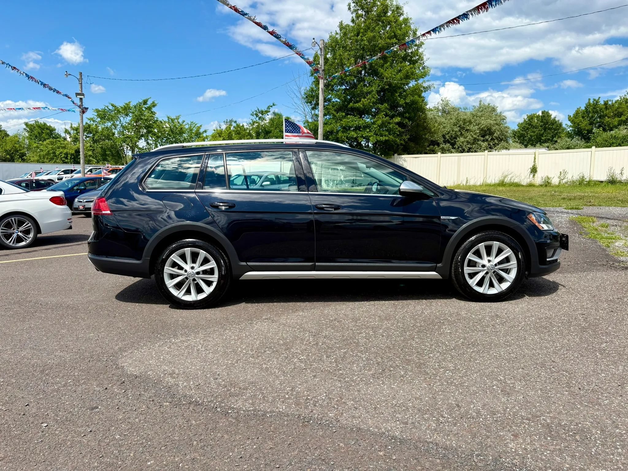 Used 2017 Volkswagen Golf Alltrack S AWD/4WD image 6
