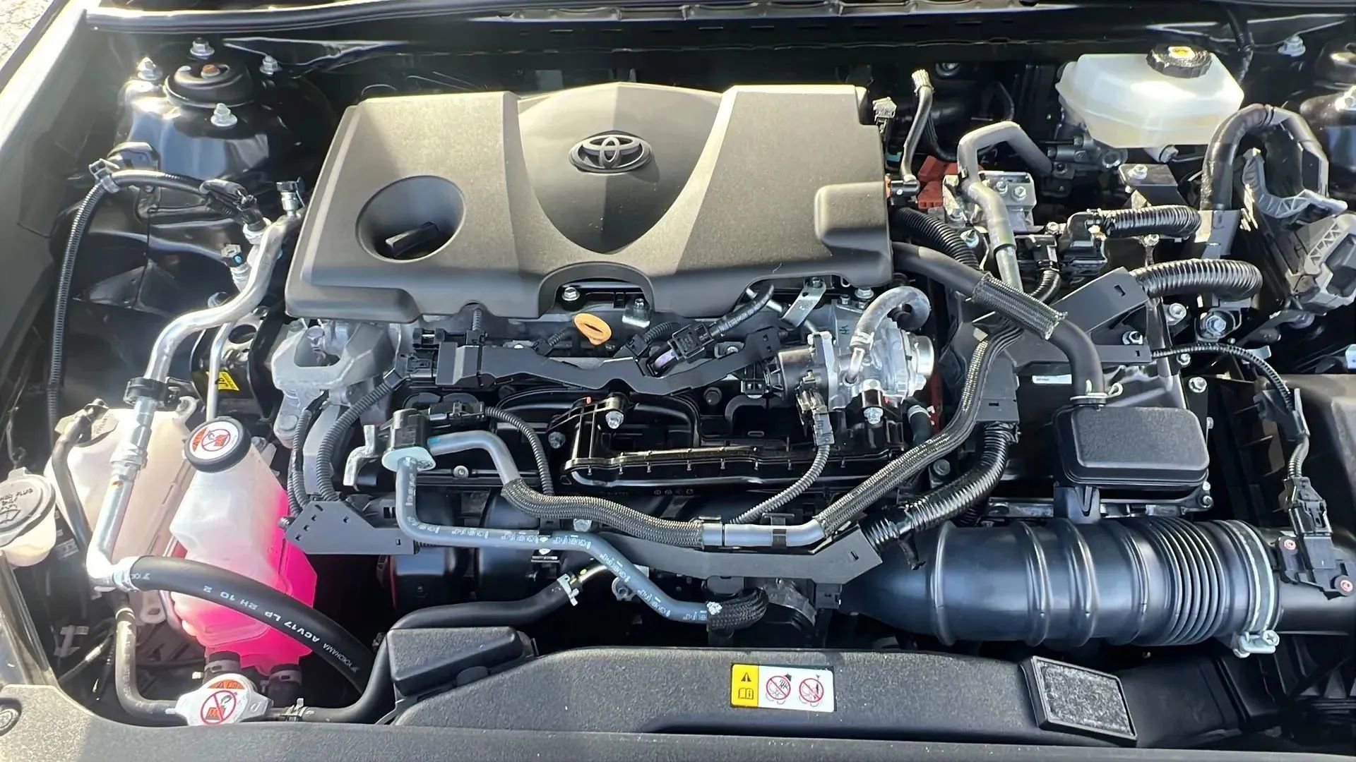 Used 2025 Toyota Camry LE image 33