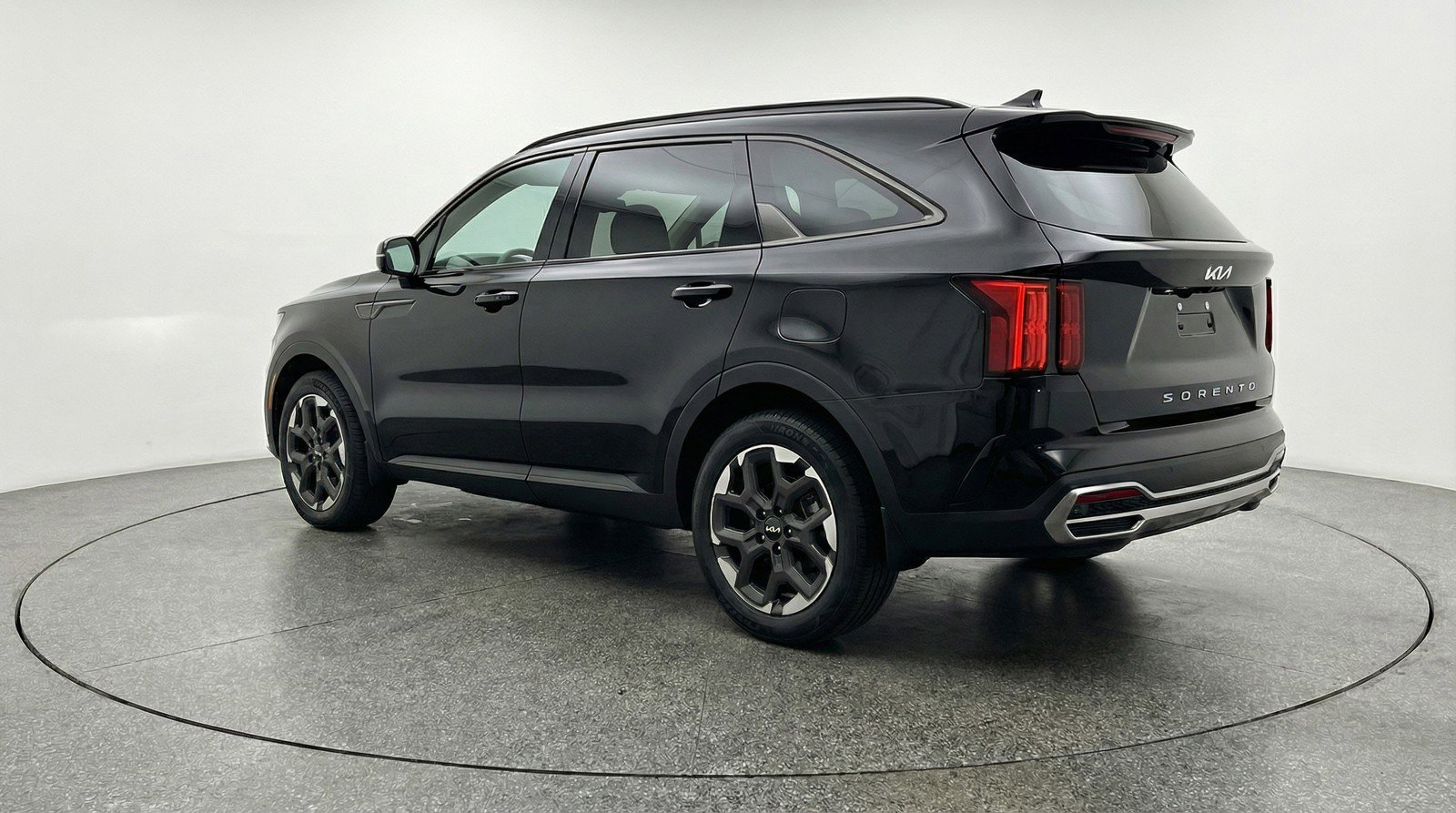 Used 2024 Kia Sorento S FWD image 6