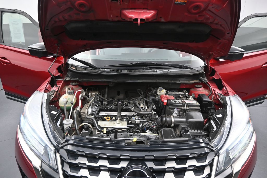 Used 2023 Nissan Kicks SR w/ SR Premium Package FWD image 30