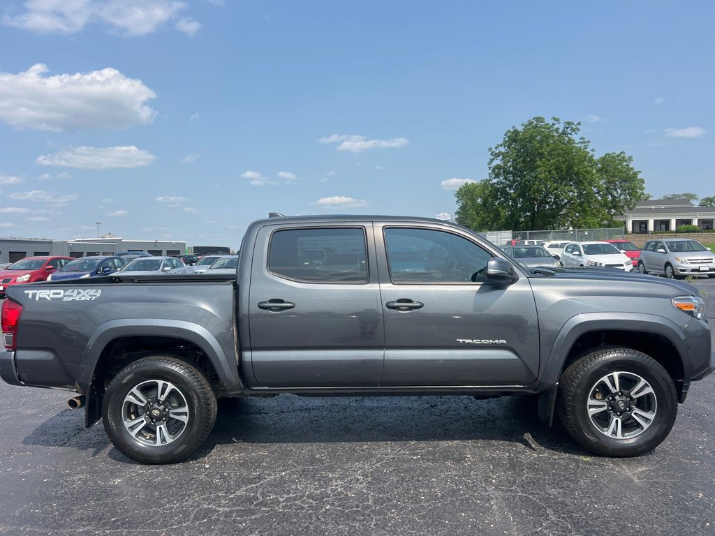 Used 2017 Toyota Tacoma 4x4 Double Cab image 8