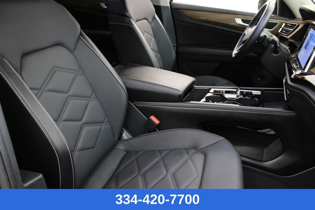 Certified 2025 Volkswagen Atlas SE image 23
