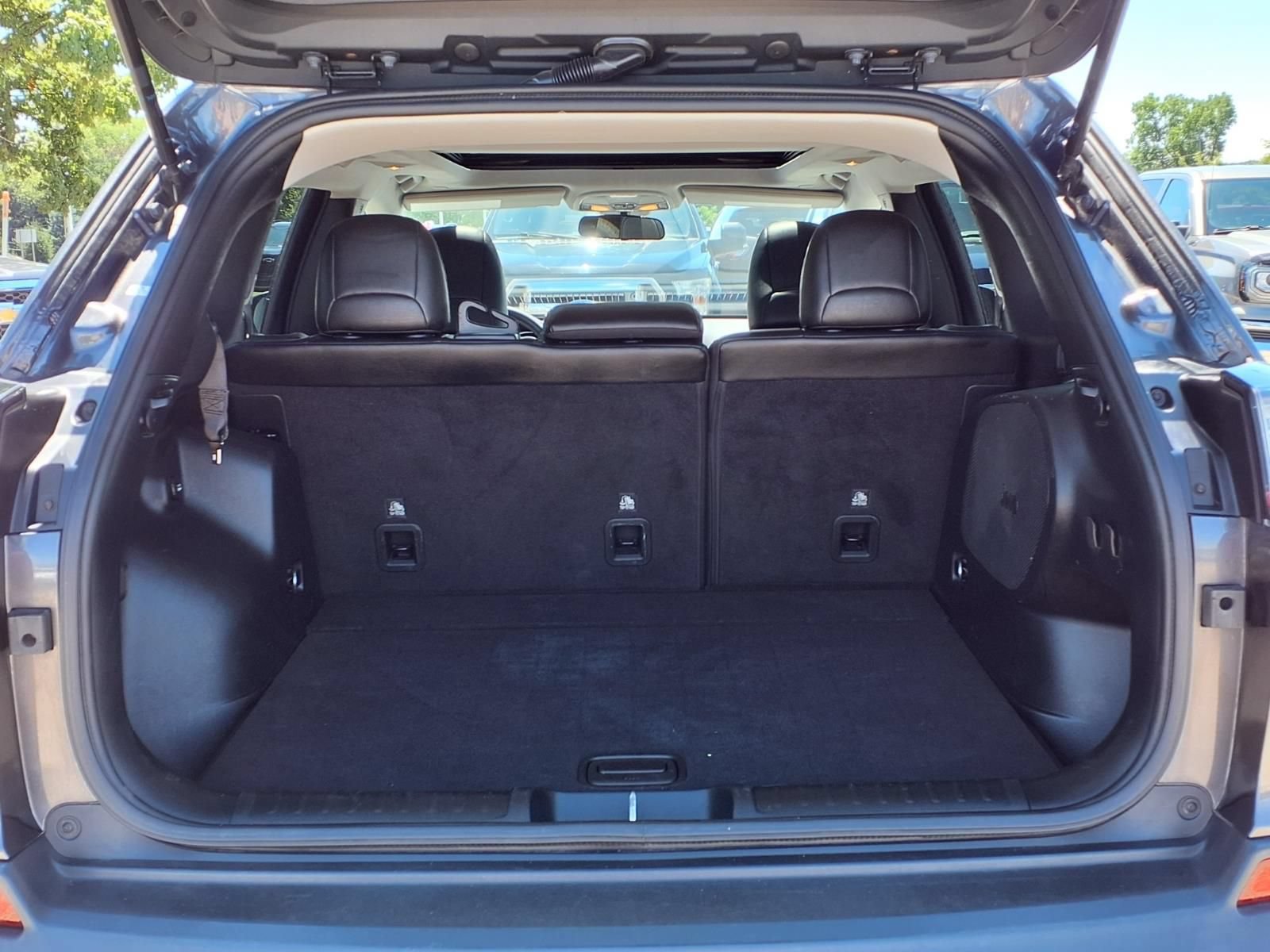 Used 2020 Jeep Cherokee Latitude Plus FWD image 10