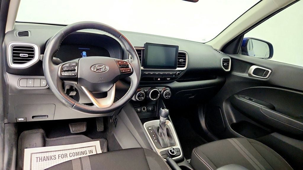 Used 2023 Hyundai Venue SEL FWD image 13