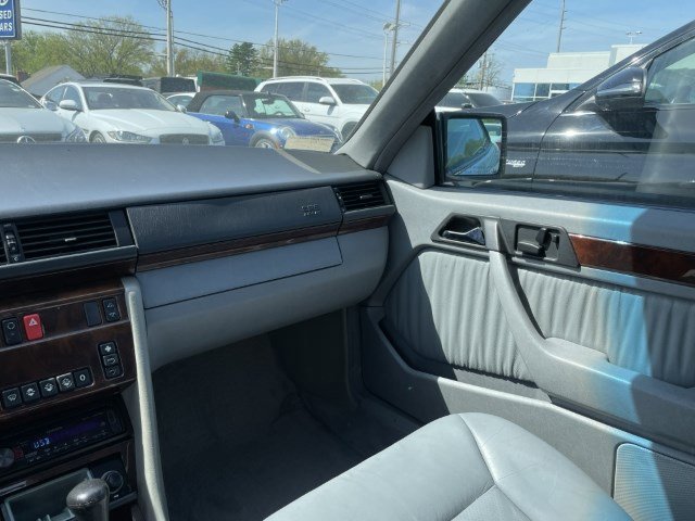 Used 1994 Mercedes-Benz E 320 Convertible image 27