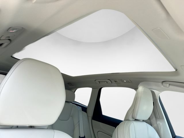 Certified 2024 Volvo XC60 B5 Ultimate w/ Protection Package Premier AWD/4WD image 19