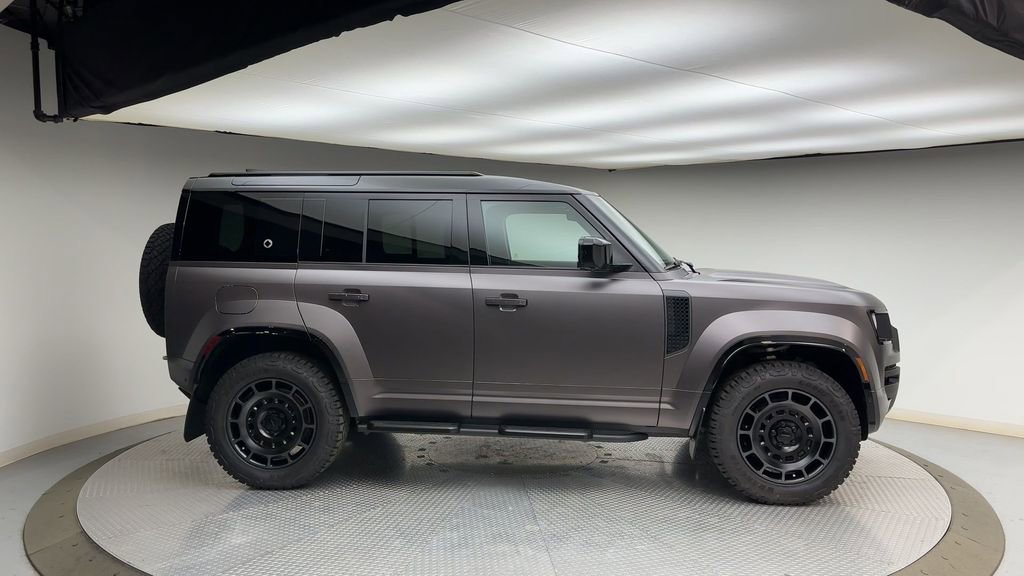 New 2026 Land Rover Defender 110 OCTA AWD/4WD image 9