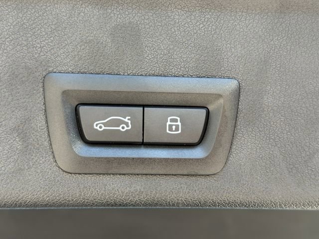 Certified 2025 BMW X6 xDrive40i w/ Climate Comfort Package image 12