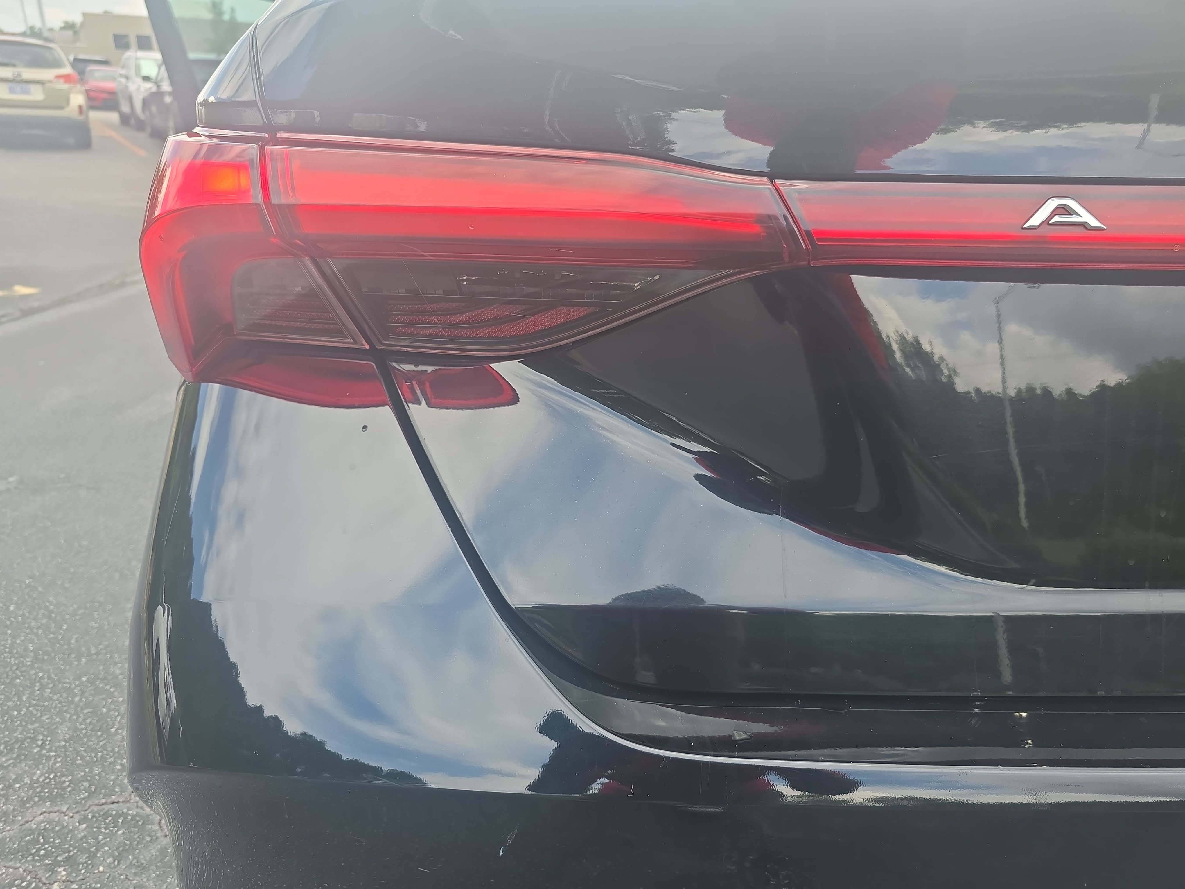 Used 2022 Toyota Avalon XLE w/ Moonroof Package FWD image 34