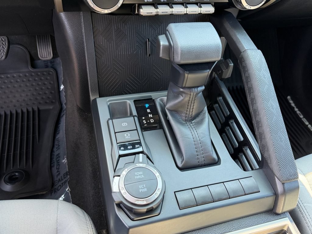 Certified 2025 Toyota Tacoma SR5 AWD/4WD image 28