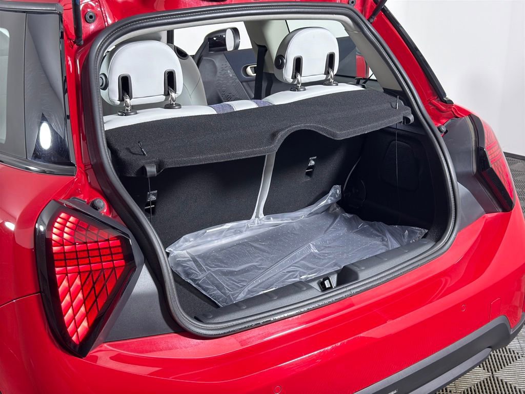 Certified 2025 MINI Cooper 2-Door Hardtop FWD image 27