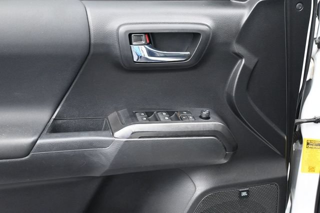 Used 2022 Toyota Tacoma TRD Sport w/ TRD Premium Sport Package RWD image 18