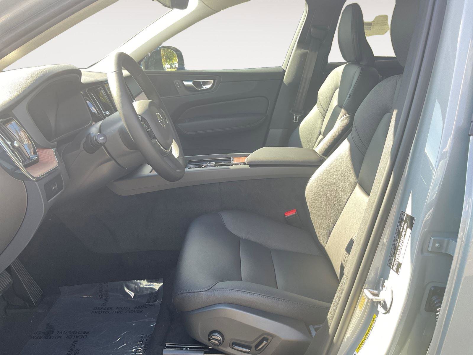 Used 2024 Volvo XC60 B5 Plus w/ Protection Package Premier AWD/4WD image 9