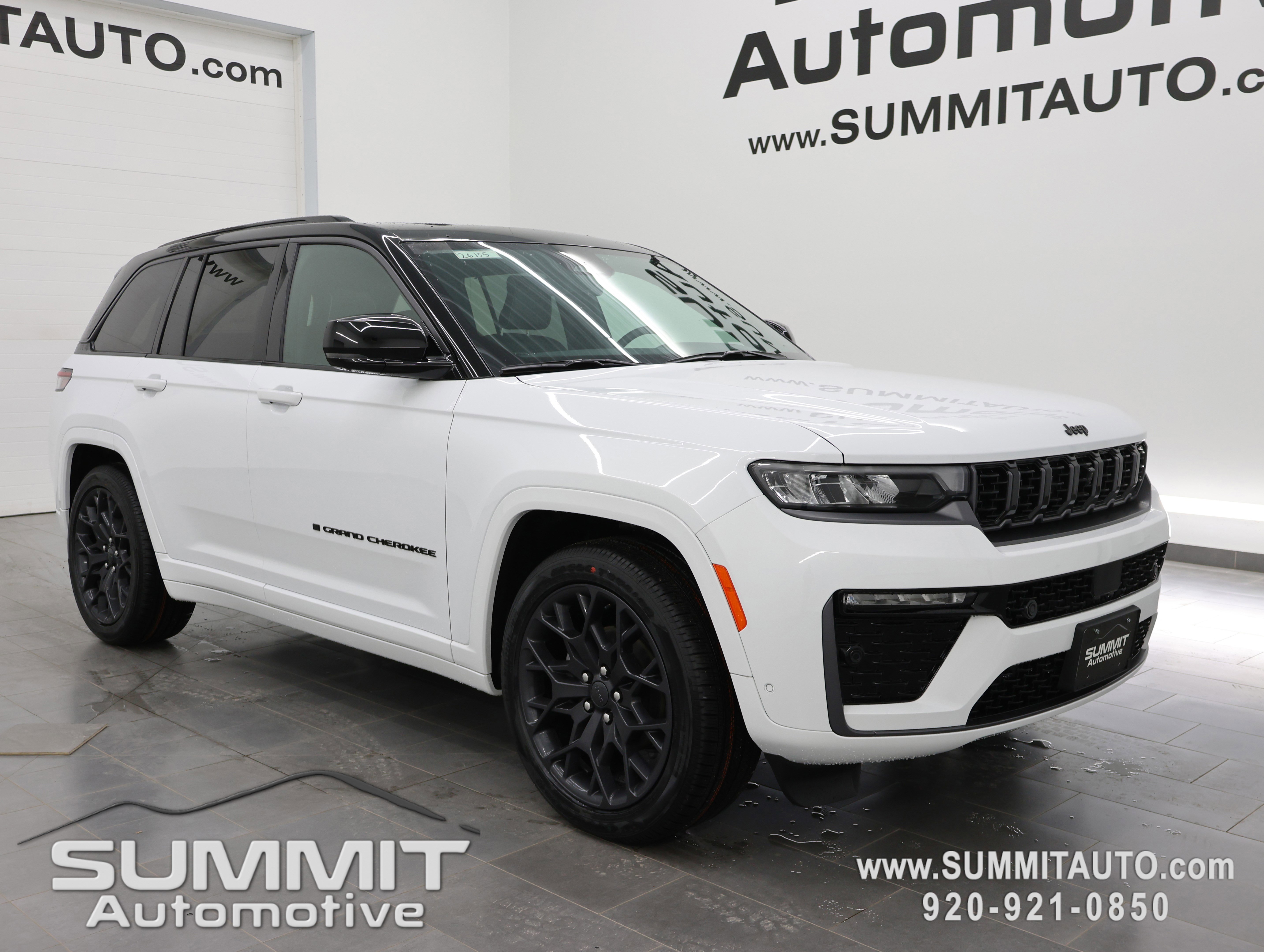 New 2026 Jeep Grand Cherokee Summit image 2