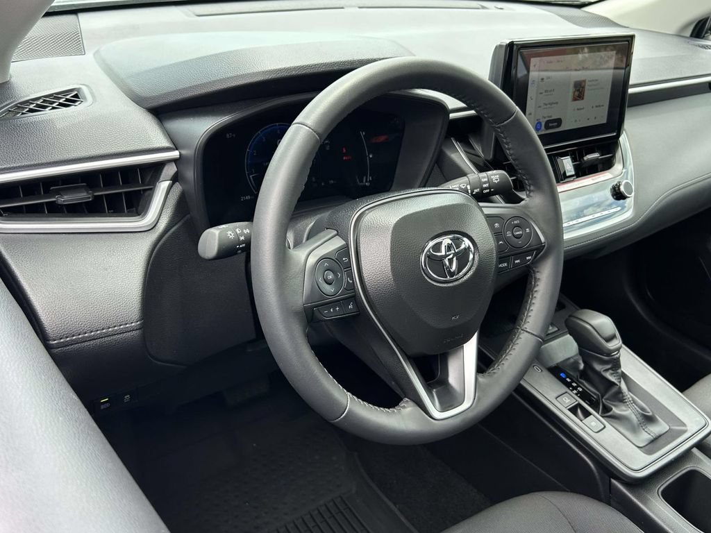 New 2026 Toyota Corolla Cross LE w/ Moonroof Package FWD image 12