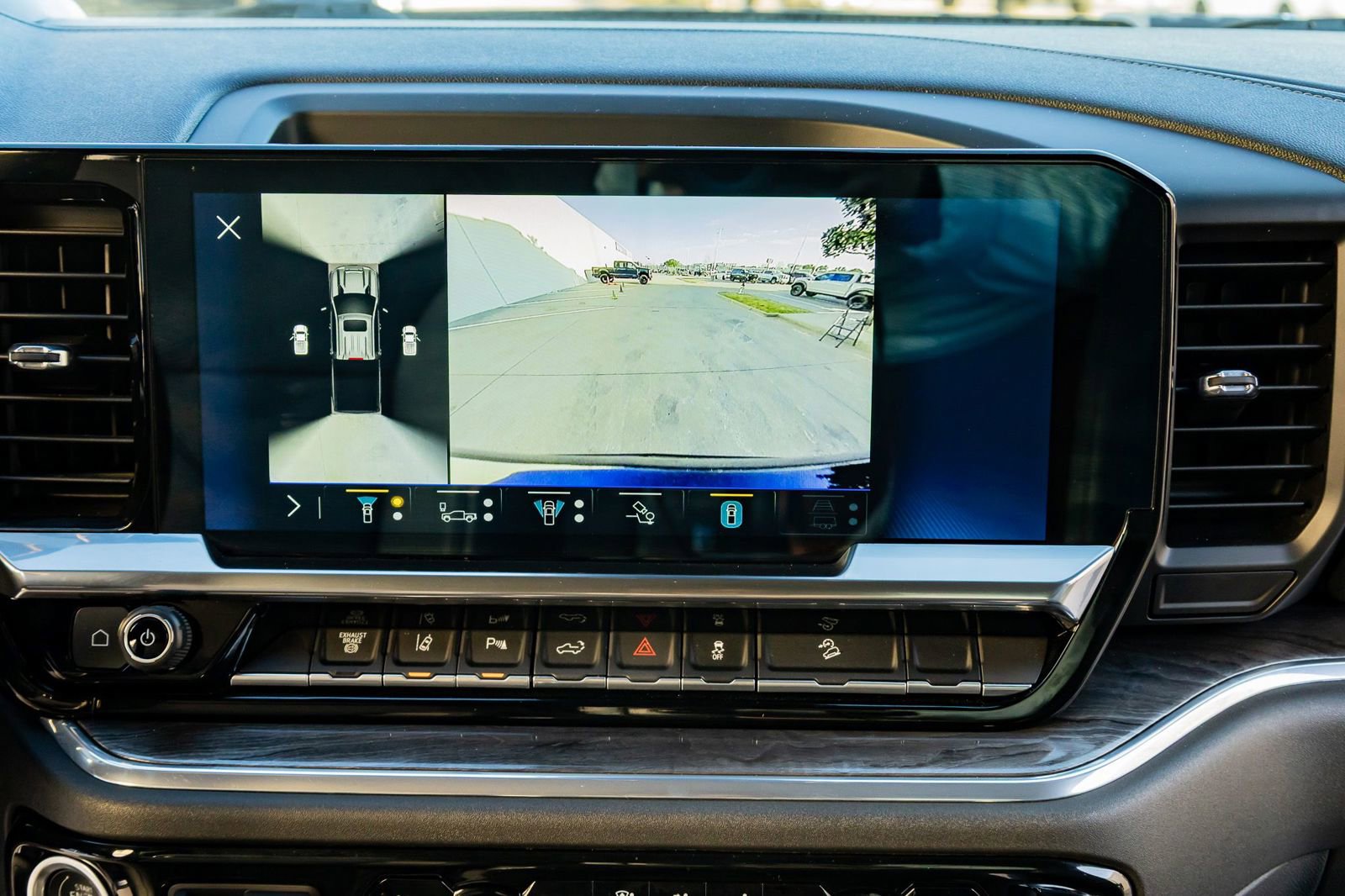 Used 2024 Chevrolet Silverado 2500 LTZ w/ LTZ Plus Package image 26