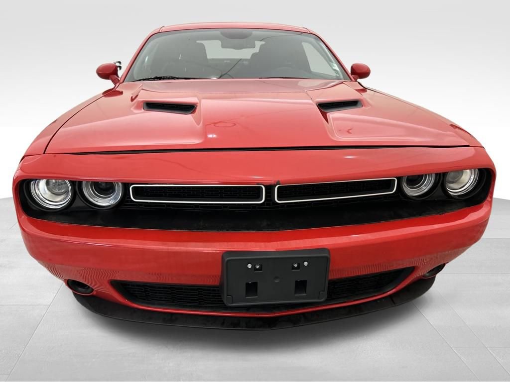 Used 2019 Dodge Challenger SXT w/ Blacktop Package image 9