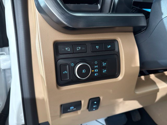 Used 2024 Ford F250 Lariat w/ Lariat Ultimate Package AWD/4WD image 19
