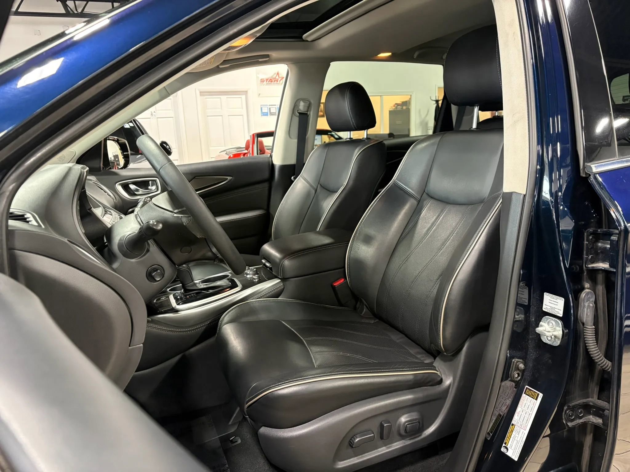 Used 2018 INFINITI QX60 AWD w/ Premium Plus Package image 9