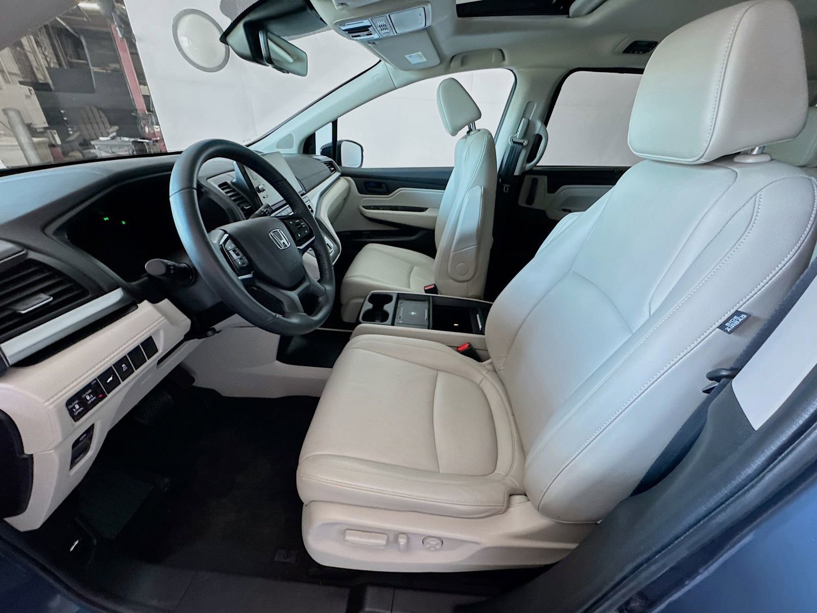 Used 2025 Honda Odyssey EX-L image 17