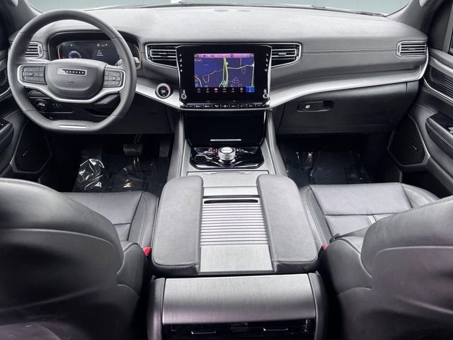 Used 2025 Jeep Wagoneer L Series II image 26