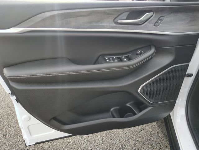 New 2026 Jeep Grand Cherokee Limited image 12