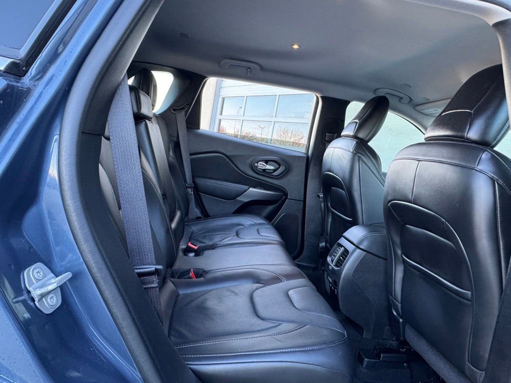 Used 2020 Jeep Cherokee Limited image 27