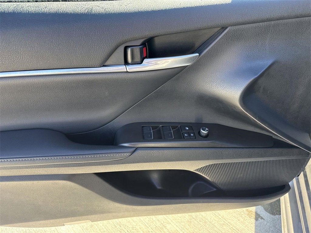 Used 2024 Toyota Camry XSE w/ Navigation Package image 22