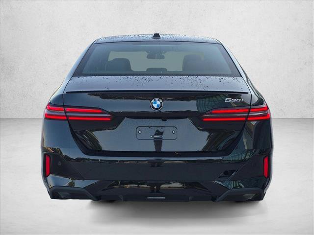 Used 2027 BMW 530i w/ M Sport Package RWD image 7