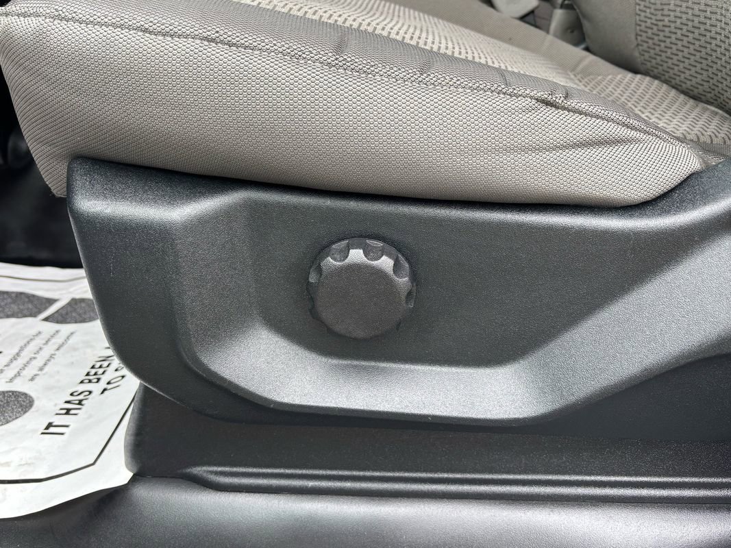 Used 2015 Ford F150 XLT w/ Trailer Tow Package image 16