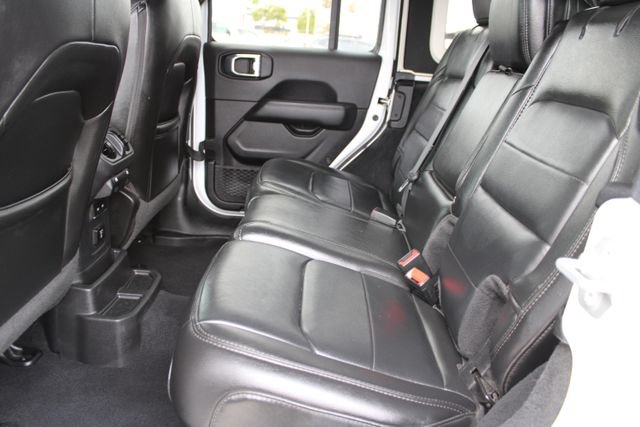 Used 2022 Jeep Wrangler Unlimited Sahara AWD/4WD image 39