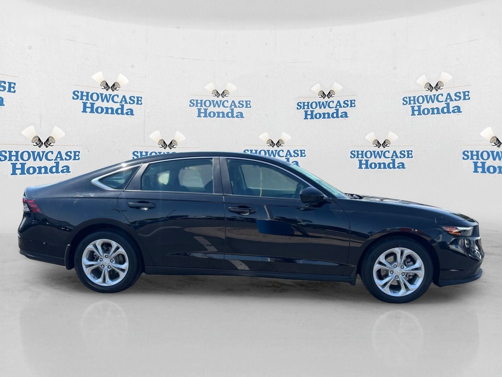 Used 2024 Honda Accord LX image 9