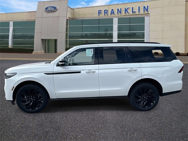 New 2025 Lincoln Navigator Reserve w/ Jet Appearance Package image 4