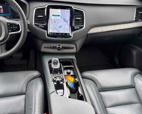 Used 2024 Volvo XC90 T8 Ultimate w/ Protection Package Premier image 3