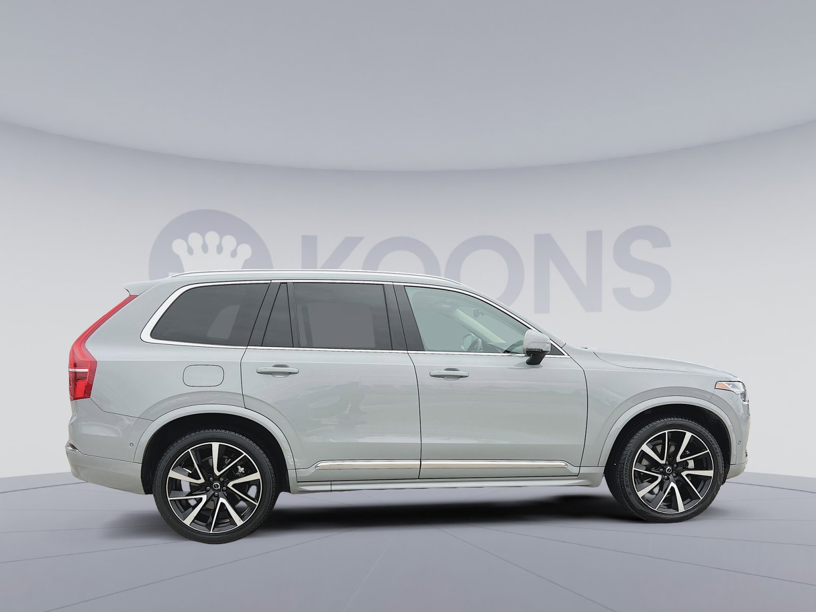 Used 2024 Volvo XC90 B5 Plus w/ Protection Package image 8