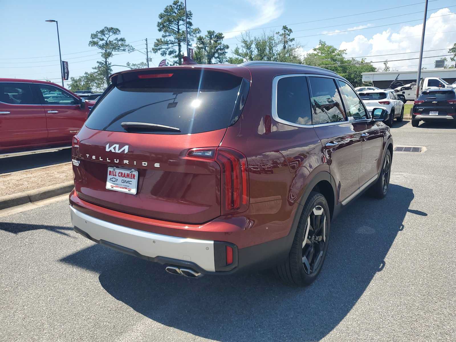 Used 2024 Kia Telluride S w/ S Sunroof Package FWD image 7
