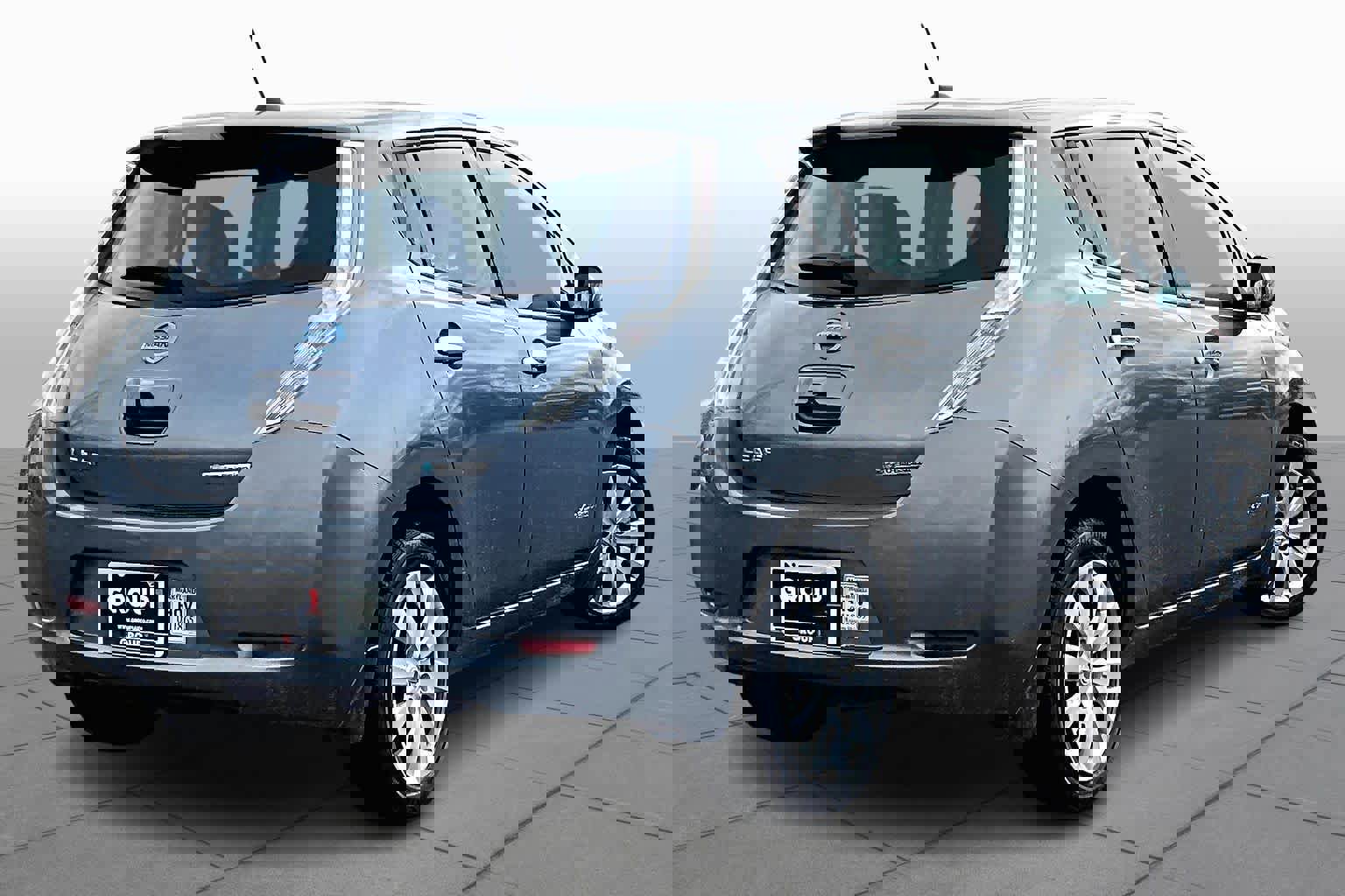 Used 2015 Nissan Leaf S w/ Charge Package image 12