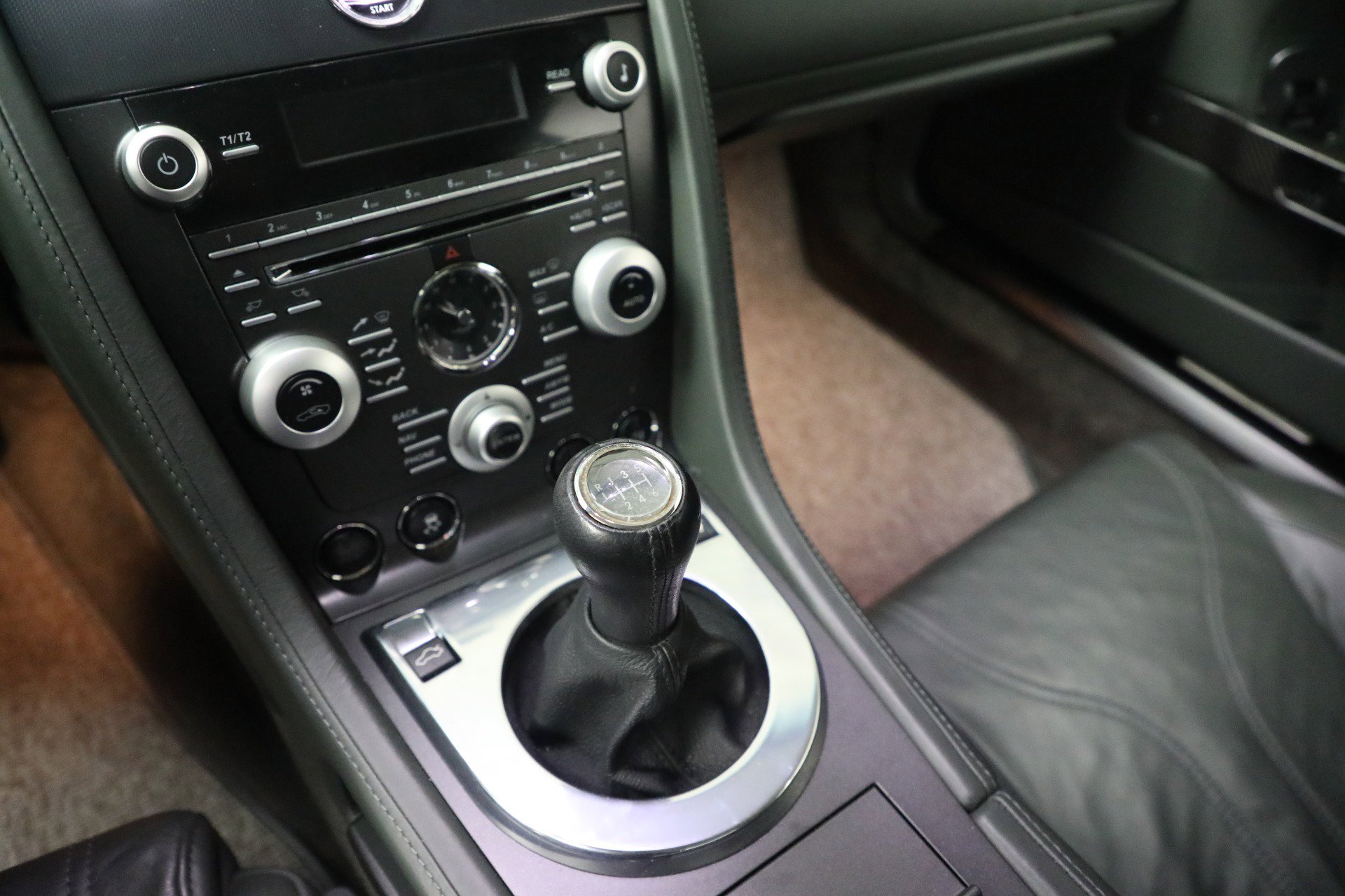 Used 2011 Aston Martin V12 Vantage Coupe image 24