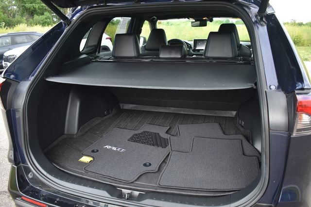 Used 2019 Toyota RAV4 XSE w/ XSE Weather Package AWD/4WD image 17